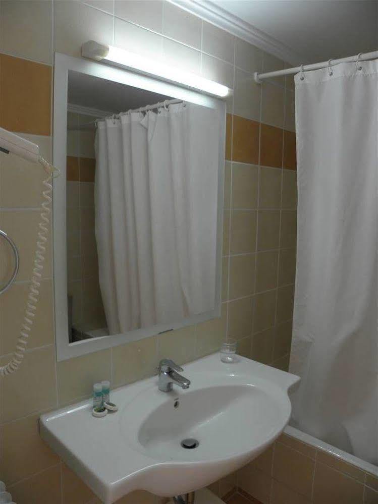 Hotel Theoxenia Λουτράκι Εξωτερικό φωτογραφία